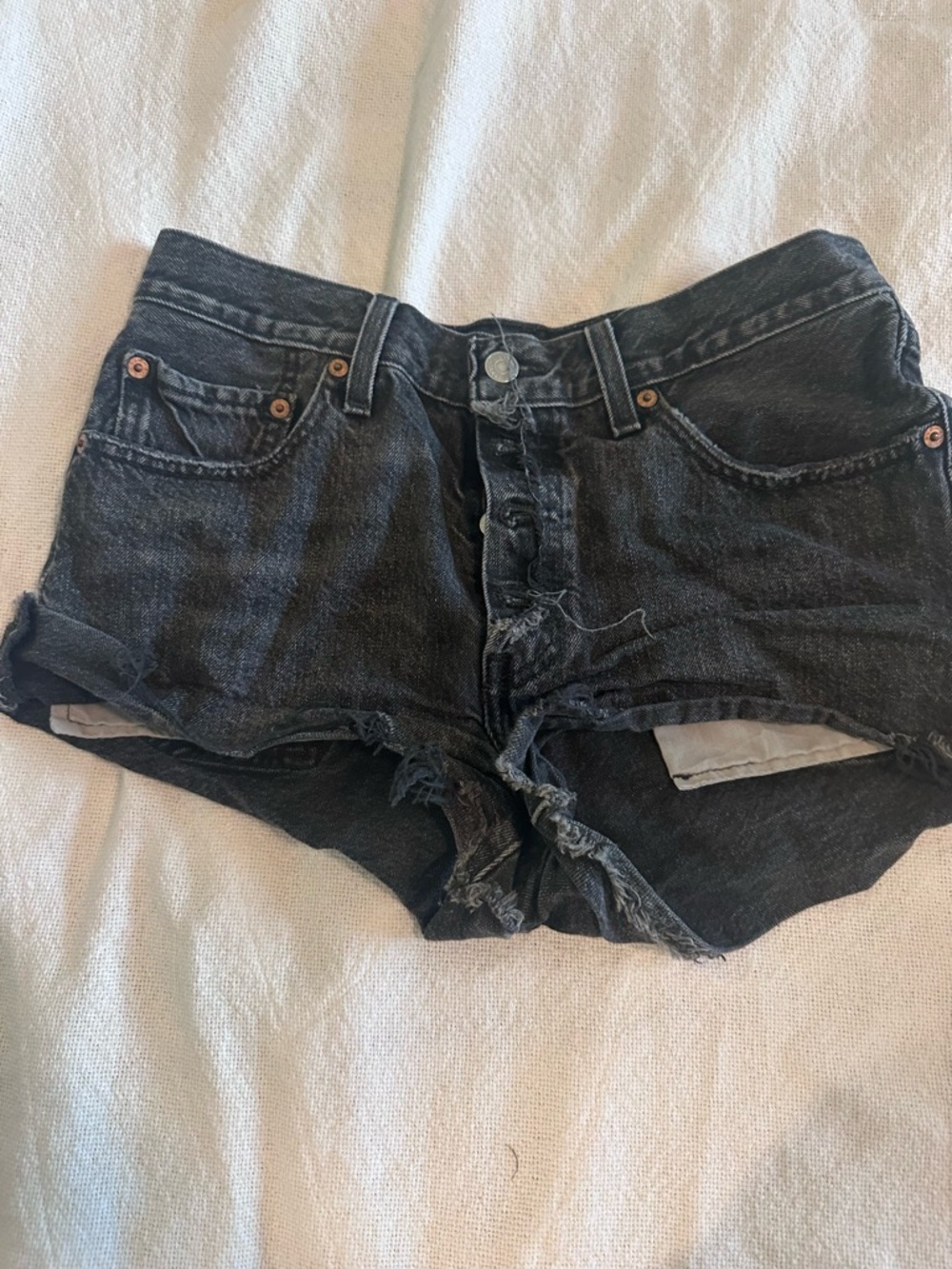 Levi’s Women’s 501’s Denim Shorts in Dark Distressed